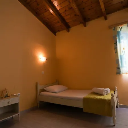 Apartamento George's Sweet N' Cozy Maisonette In Corfu Ýpsos