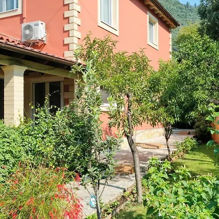 George's Sweet N' Cozy Maisonette In Corfu 아파트 *
