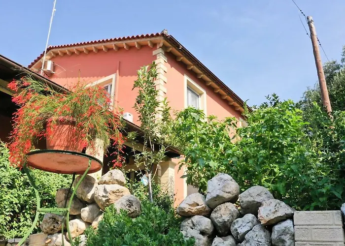 George's Sweet N' Cozy Maisonette In Corfu